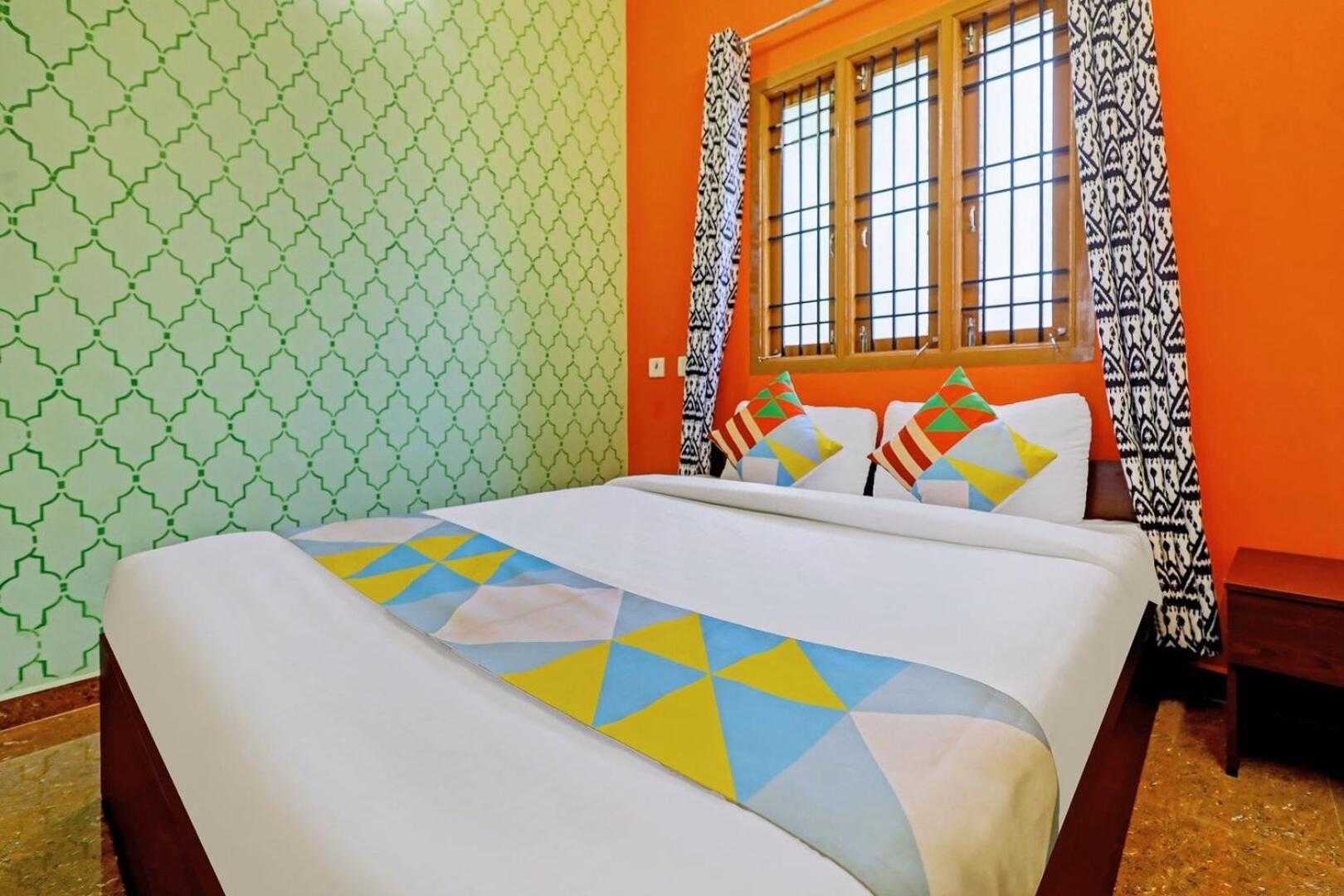 Shri Sai Balavany Residency Пондичери Екстериор снимка