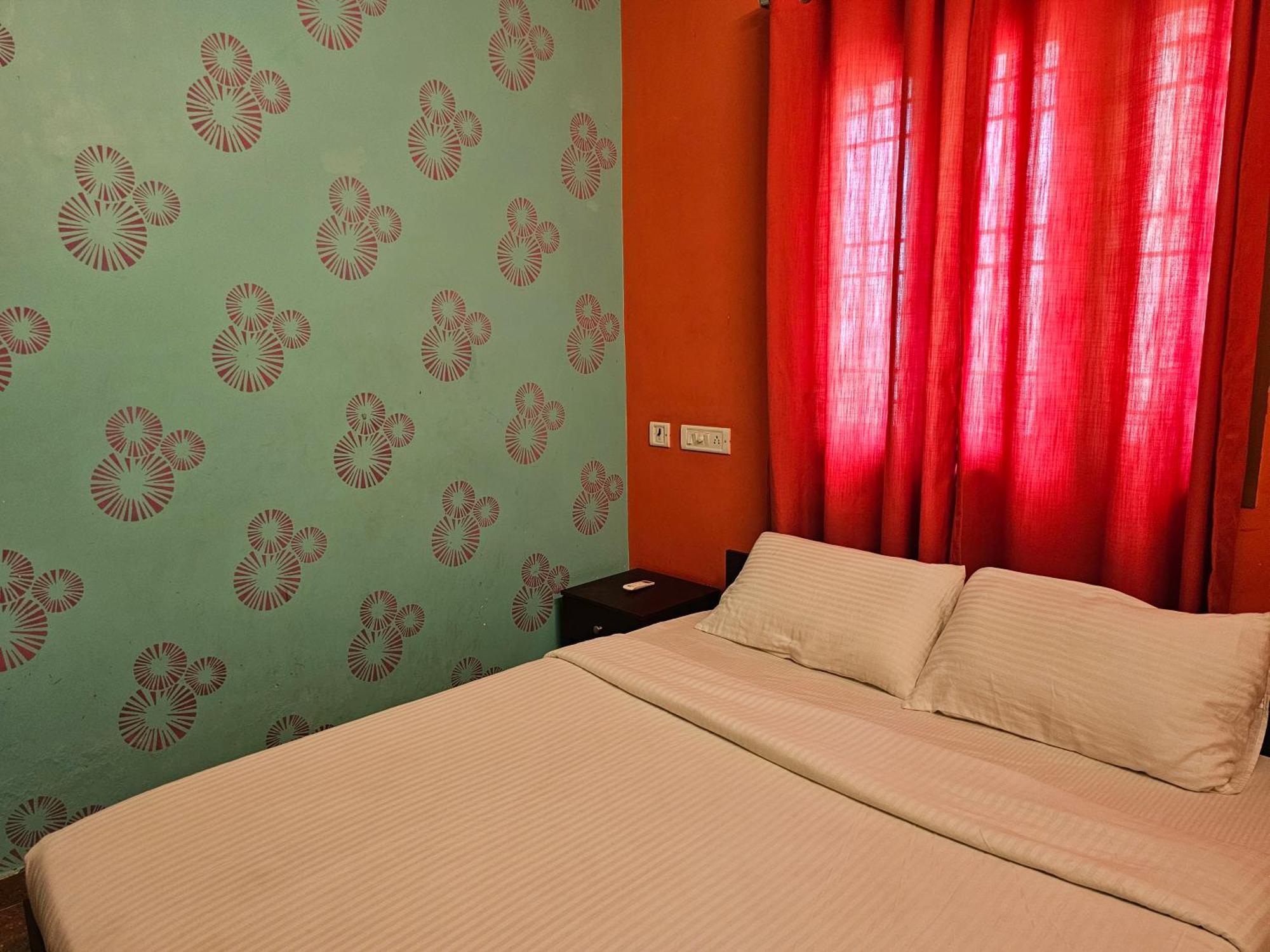 Shri Sai Balavany Residency Пондичери Екстериор снимка