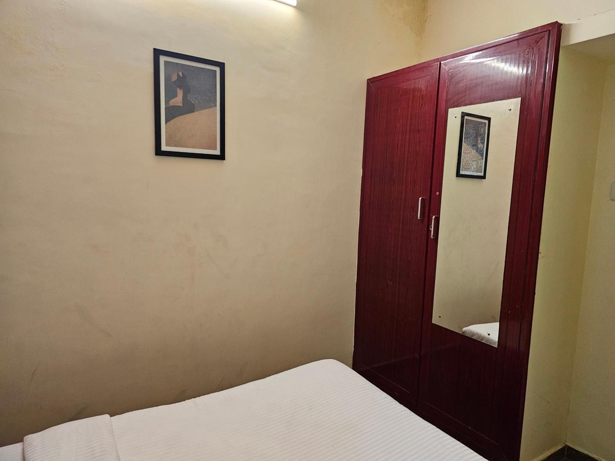 Shri Sai Balavany Residency Пондичери Екстериор снимка